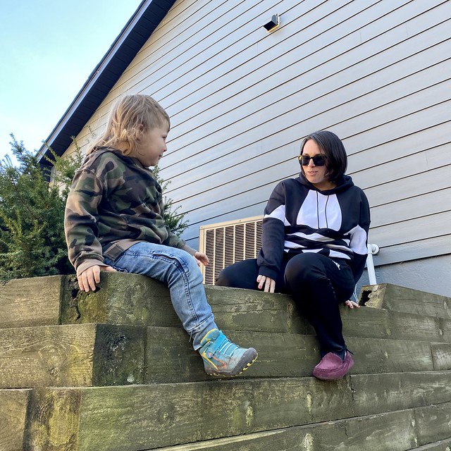 Apprehensive to get close to a vaccinated Kari