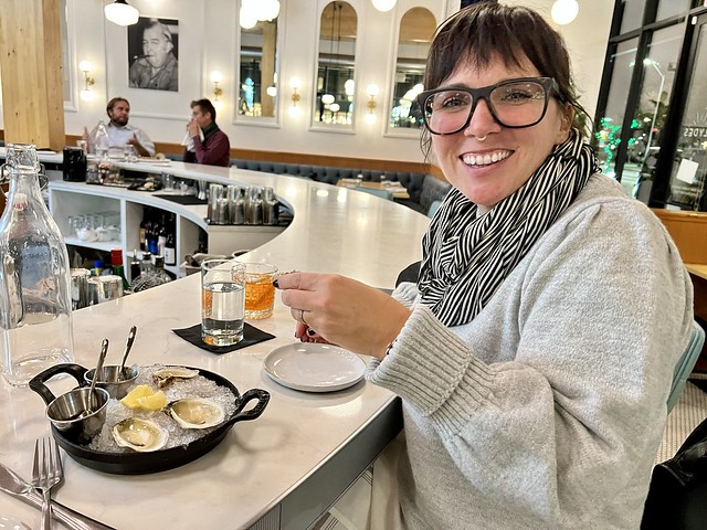 It's Thursday. Let's go out.