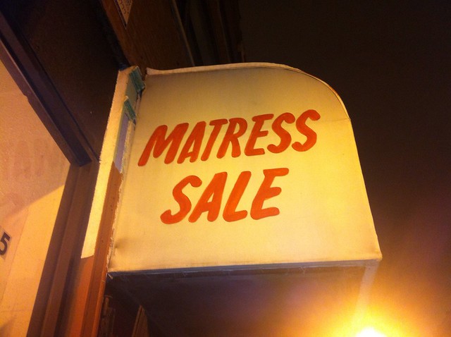 It's spelled mattress.