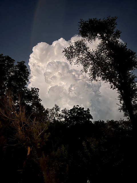 Big ol cloud forming