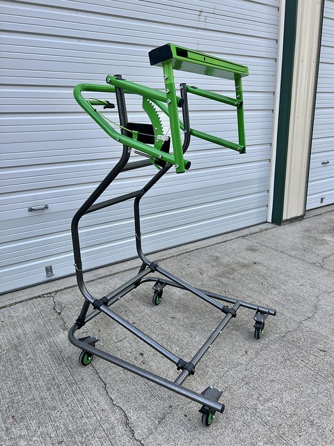 Hello, 2 door Bronco top lift pro…