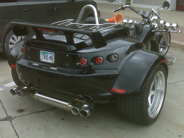 I want this trike.  It looks like it has a 5 speed???