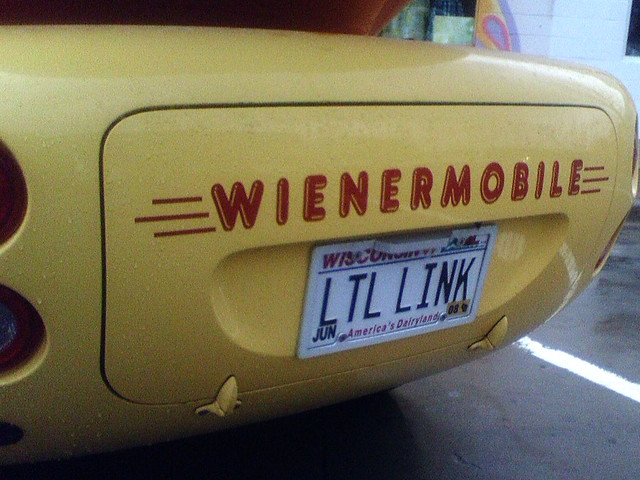 LIL LINK - Wienermobile
