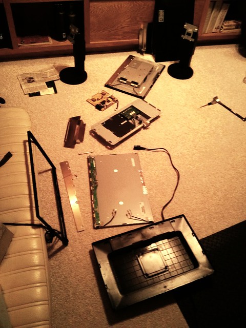 This broken monitor is driving me bonkers