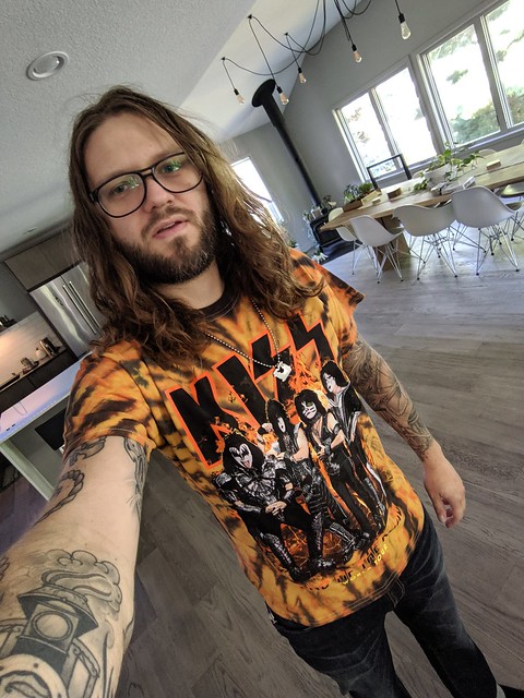 Got this KISS shirt now