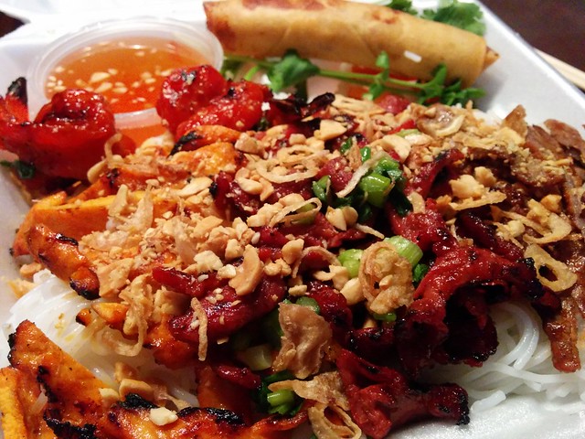 Got some bun to go. I didn't quite expect this amount of food, heh.