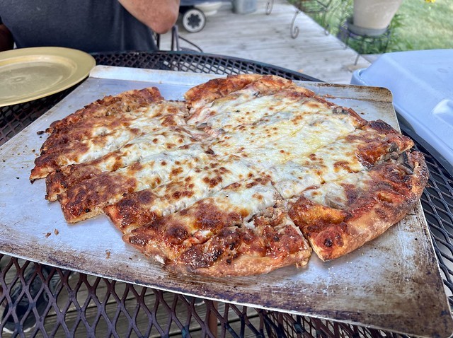 Frank’s QC Pizza in DM!