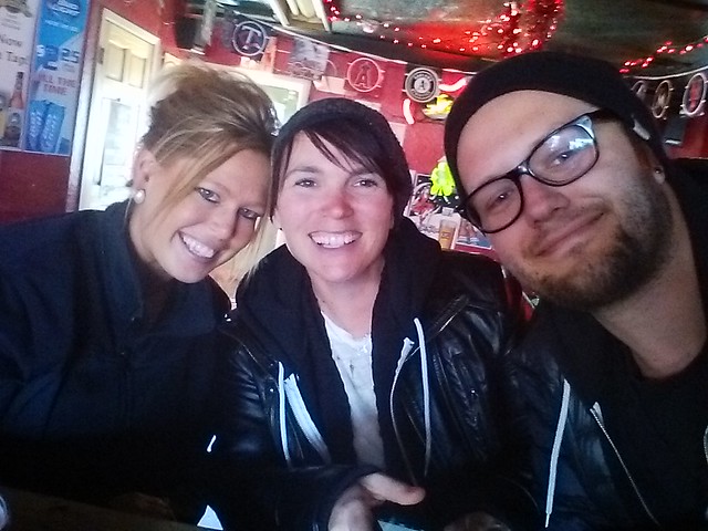 Afternoon dive barrin' with these girls