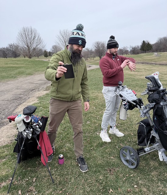 These dudes are nailing the birdies and sharin the birdie juice.