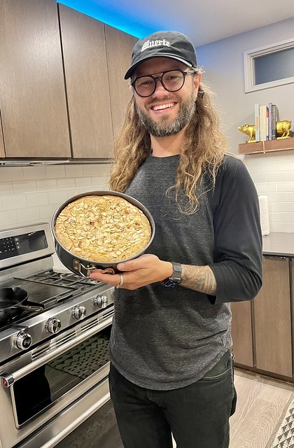 Kari wanted an almond cake with no frosting. I baked her an almond cake with no frosting.