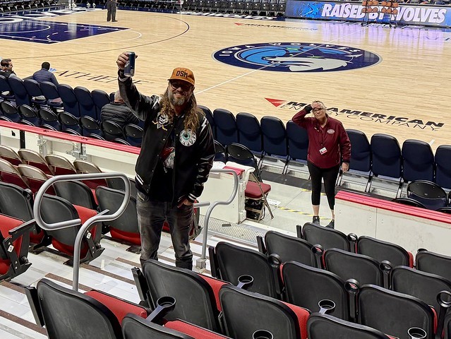 This woman thought I was up to no good (or she was trying to figure out my jacket)