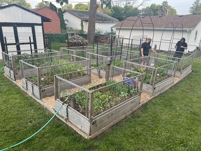 Gettin a tour of Kirps and Sandie’s garden