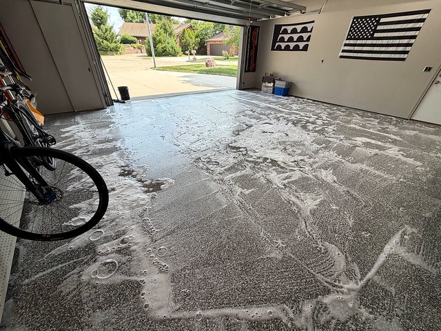 Floor scrubbin