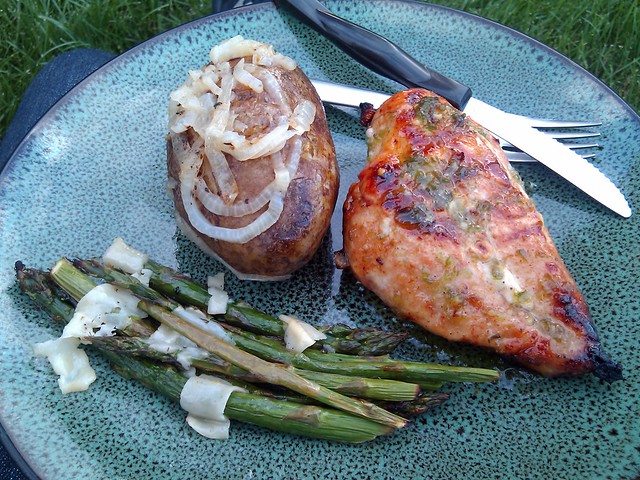 @milksteakneggs I raise you a jalapeno glazed chicken and parmesan asparagus.