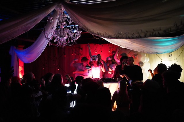 The kids are gettin down