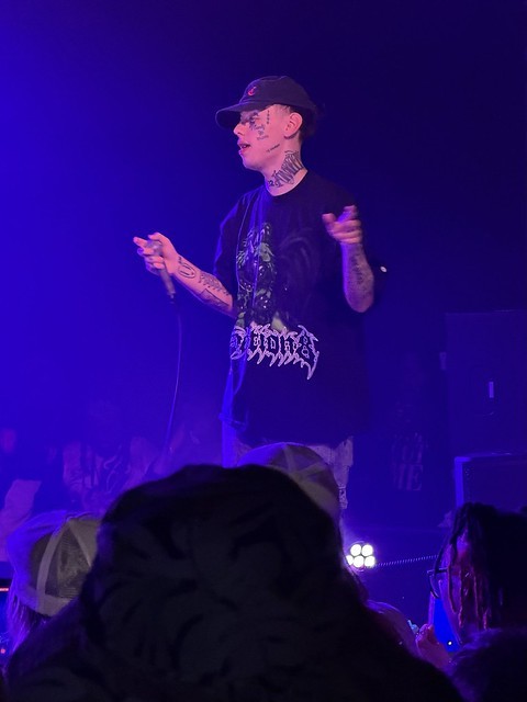 Lil Xan is terrible live, hahah