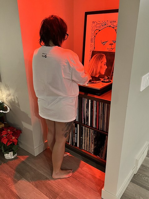 It’s a no-pants and record-playin kinda night