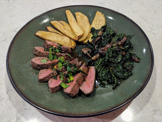 Supper tiiiiiiiime, and the livin's easy