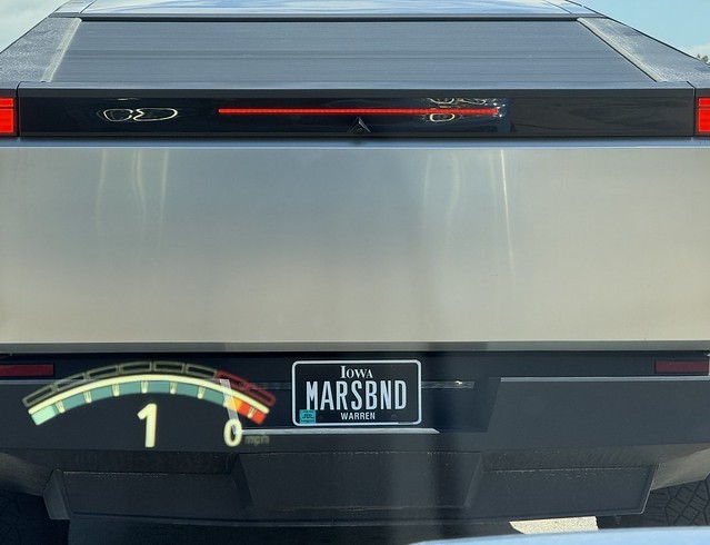 What’s with all these cyber boyz thinking that they’re going to mars?