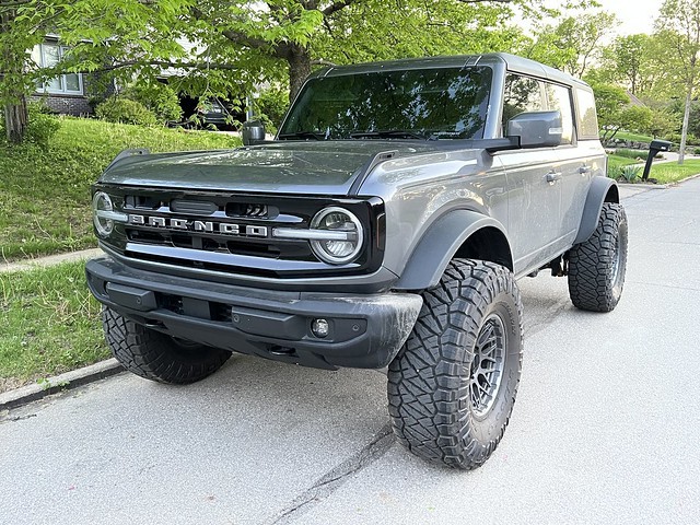 New Bronco in the hood. Dark Gray. Hard Top. Pretty sexy.
