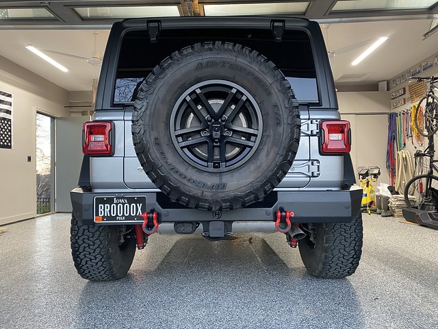 Rear bumper and d-rings