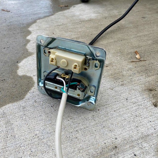 Rigged up this pump switch during the homebrew mash, ha. Safety first