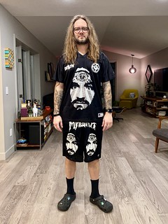 2737 - Does this make me look crazy?