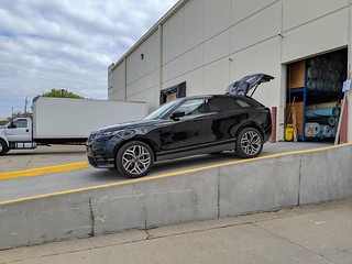 Range Rover - Big construction truck loading dock stuff