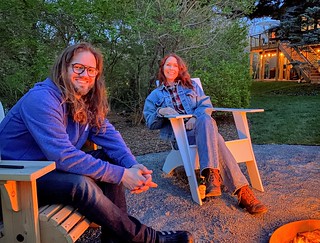 2737 - Hangin with aunt Vicki