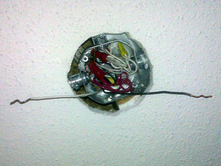 Got my flourescent down... Now I need a light.