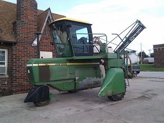 tractor - John Deere trike sprayer