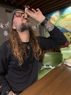 Oh yeah, big time Underberg tech deck invert on the sexy man bottom lip coping.