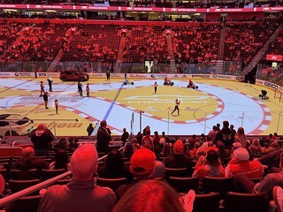 Hockey - This was a really funny intermission race