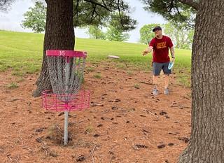 Disc Golf - Throwin discs around this park with Thome