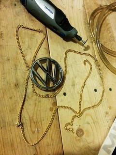MAKIN CHAINS