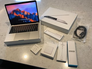 Tech - Touchbar + dongle day!