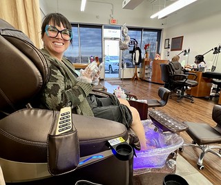 Kari added me on to her manicure / pedicure appointment