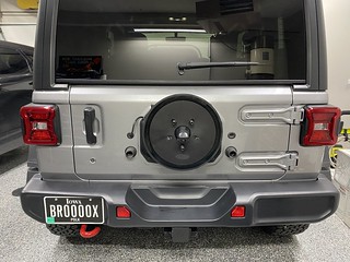 SUV - Ready for new wheels