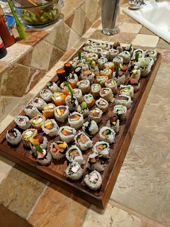 Afternoon sushi makin