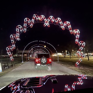 4x4 night at jolly holiday lights
