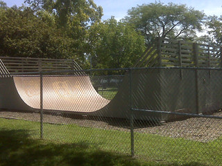 This mini ramp is a half mile from my office.  I should really spend my lunches here.