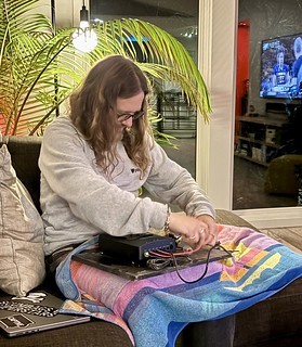 Tech - Watching basketball