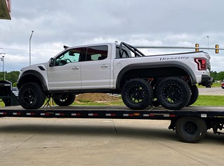 Auto - Look at this wild 6-wheel Hennessy Raptor