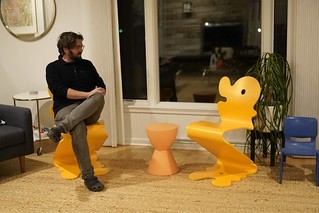 Art - Staring contest with the Pantonic 5020