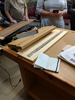 Easy centering router guide