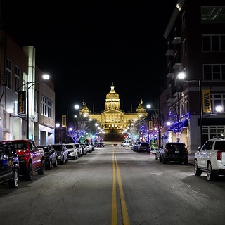 Locust Street and the Iowa State Capitol