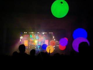 Look at these wireless glow balls!