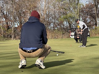 Golf - Pat drops a huge putt