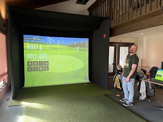 Golf - Carson holes out