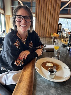 Kari just ordered a single pancake